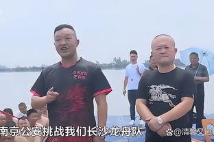 羡慕死队友了！普吉昨天赛后拿到梅西、阿尔巴和布斯克茨的球衣